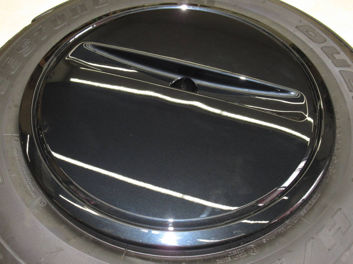 背面にて使用！JB64Wジムニー純正スチール 5.5J-16 off+22 pcd139.7/5H 175/80R16 タイヤ付き1本未走行品 カバー，取り付けブラケット付き！