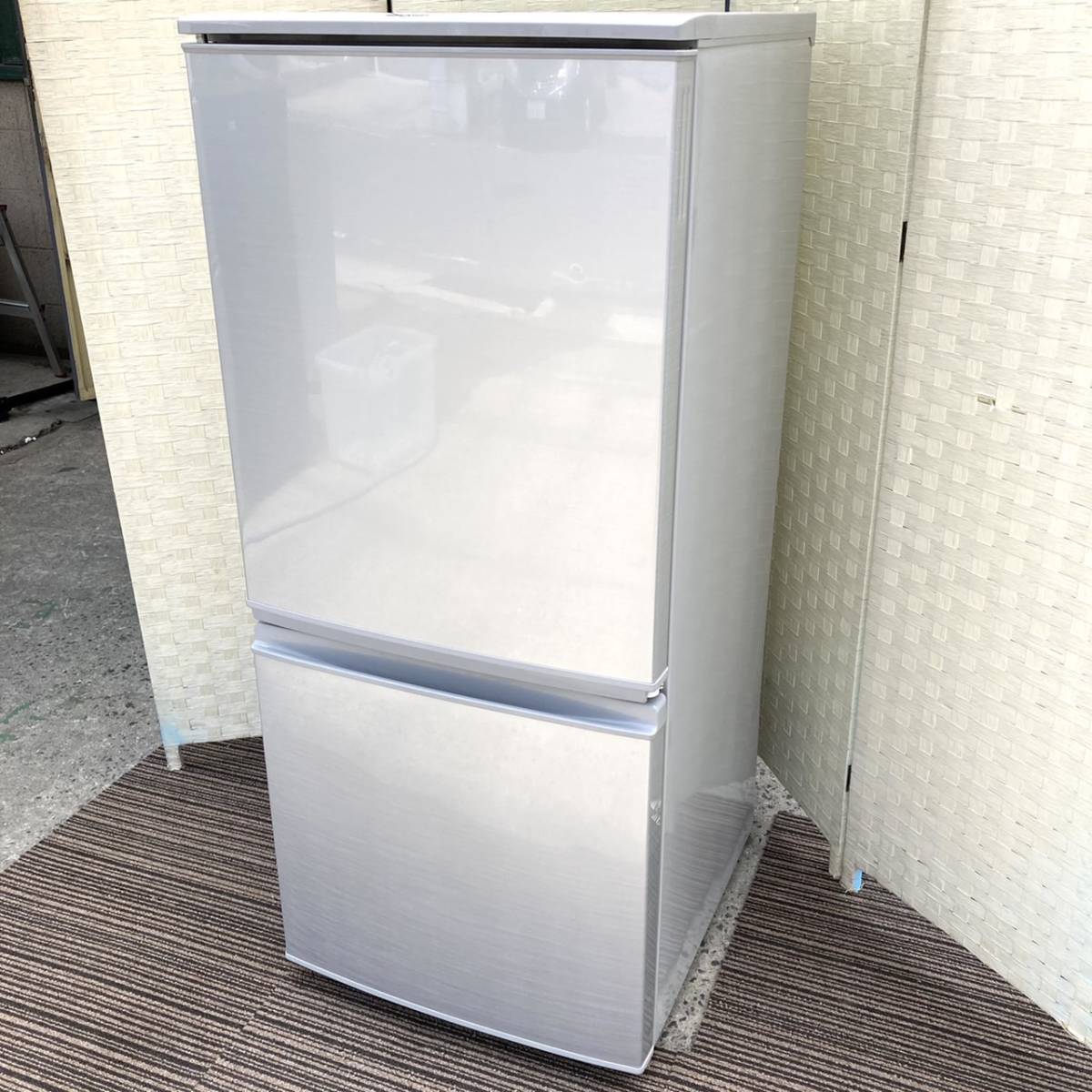 送料無料!!SHARP シャープ SJ-D14A-S 2ドア 冷凍冷蔵庫 動作品◇2015年製/081-042 シャープ 137L SHARP 美品 .: 冷蔵庫♢SJ-D14A-S