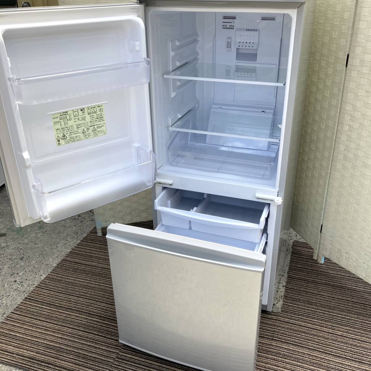 送料無料!!SHARP シャープ SJ-D14A-S 2ドア 冷凍冷蔵庫 動作品◇2015年製/081-042 シャープ 137L SHARP 美品 .: 冷蔵庫♢SJ-D14A-S