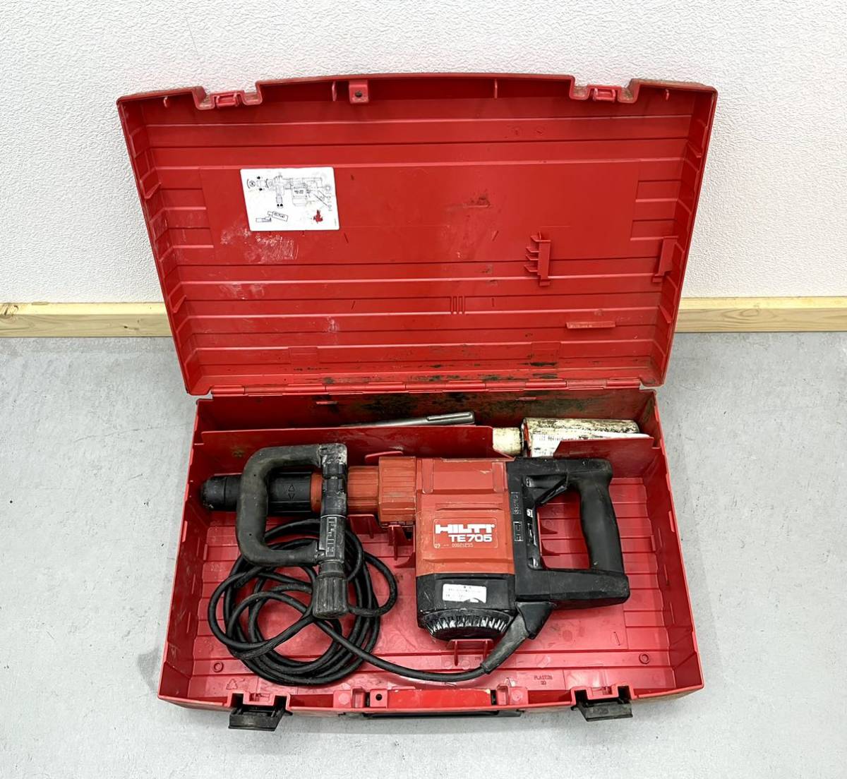 送料無料☆彡】HILTI ヒルティ 電動ハンマー TE705 はつり機 ハツリ/斫 