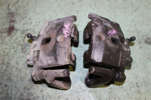 ekスポーツ H81W フロントキャリパー左右 固着無し MR493171/109066