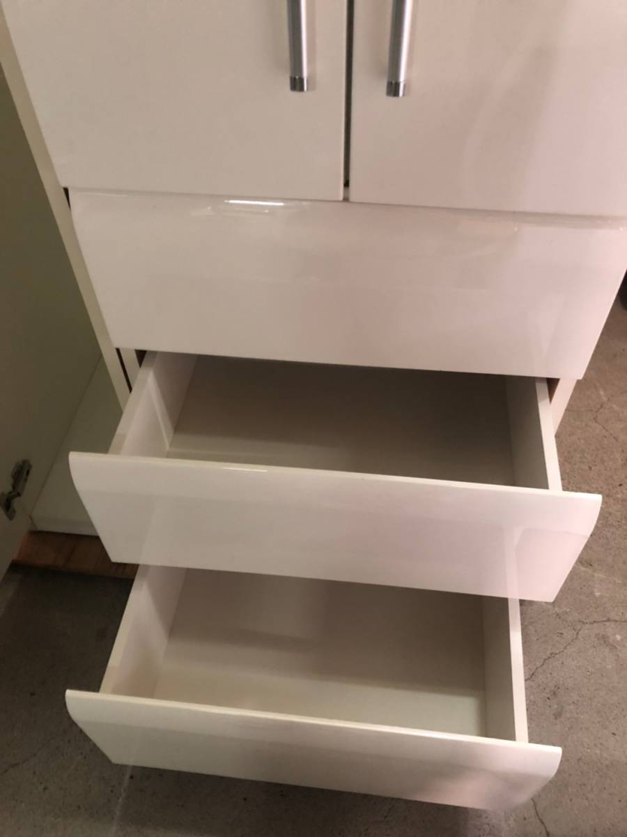 ニトリ□鏡面仕上げホワイト 洋タンス チェスト ワードローブ 