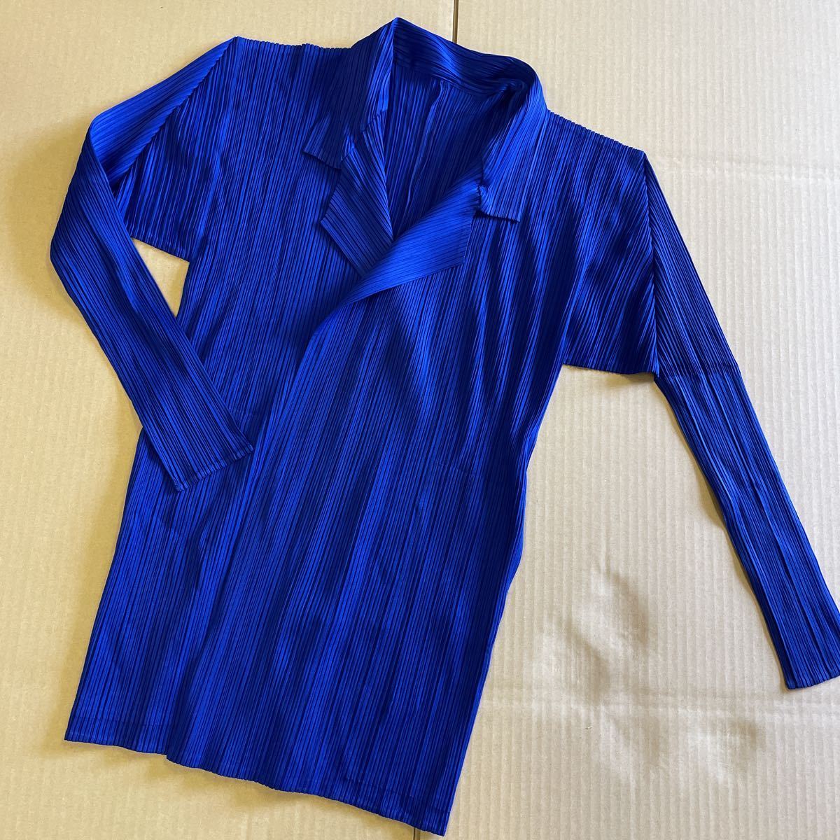 美品 ISSEY MIYAKE イッセイミヤケ プリーツ カーディガン M ロイヤル 