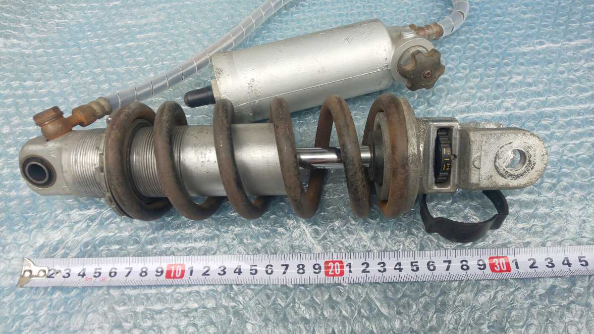 ZXR250R? タンク別体式リアサスペンション ZXR250R(D型) タンク別体