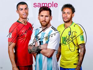 ネイマール サイン フォトの値段と価格推移は 8件の売買情報を集計したネイマール サイン フォトの価格や価値の推移データを公開