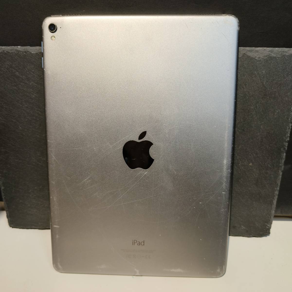 iPad Pro 11インチ 256GB 第二世代 シルバー 画面ひび割れあり ipad