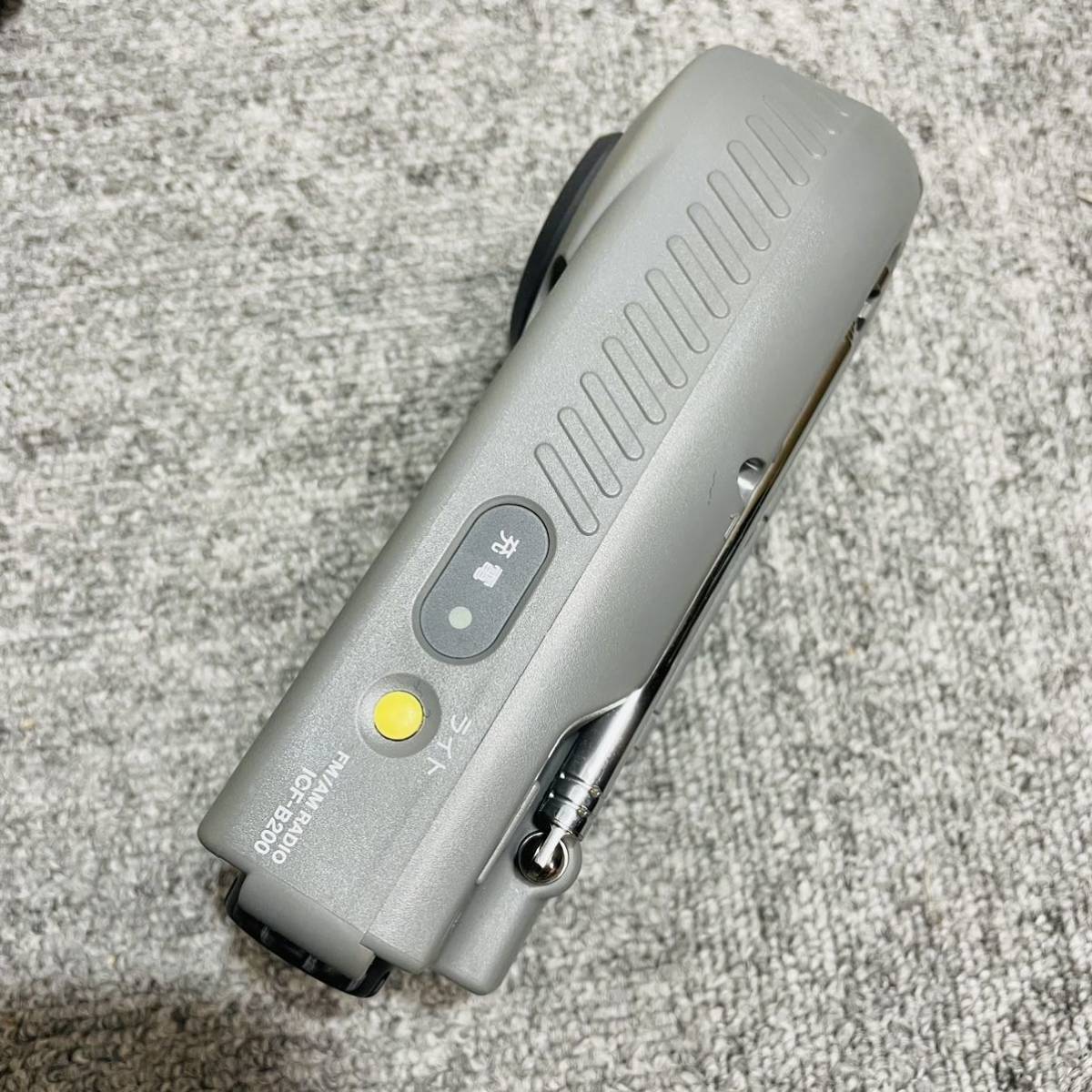 美品 動作品 SONY ICF-B200 ラジオ 手回し発電機ラジオ 非常用ラジオ