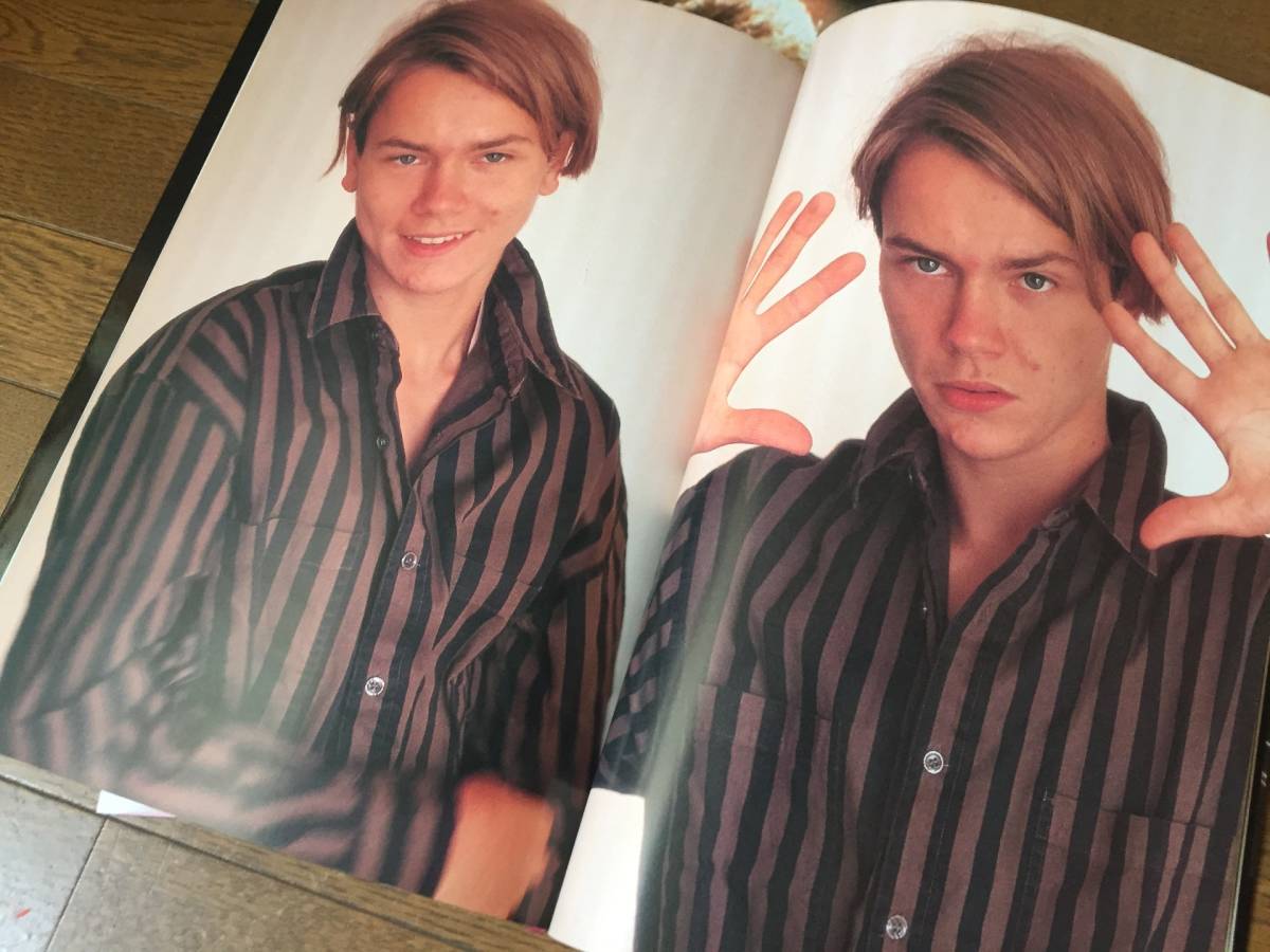 ○River Phoenix リバーフェニックス ジミー パンフ 写真集 2セット