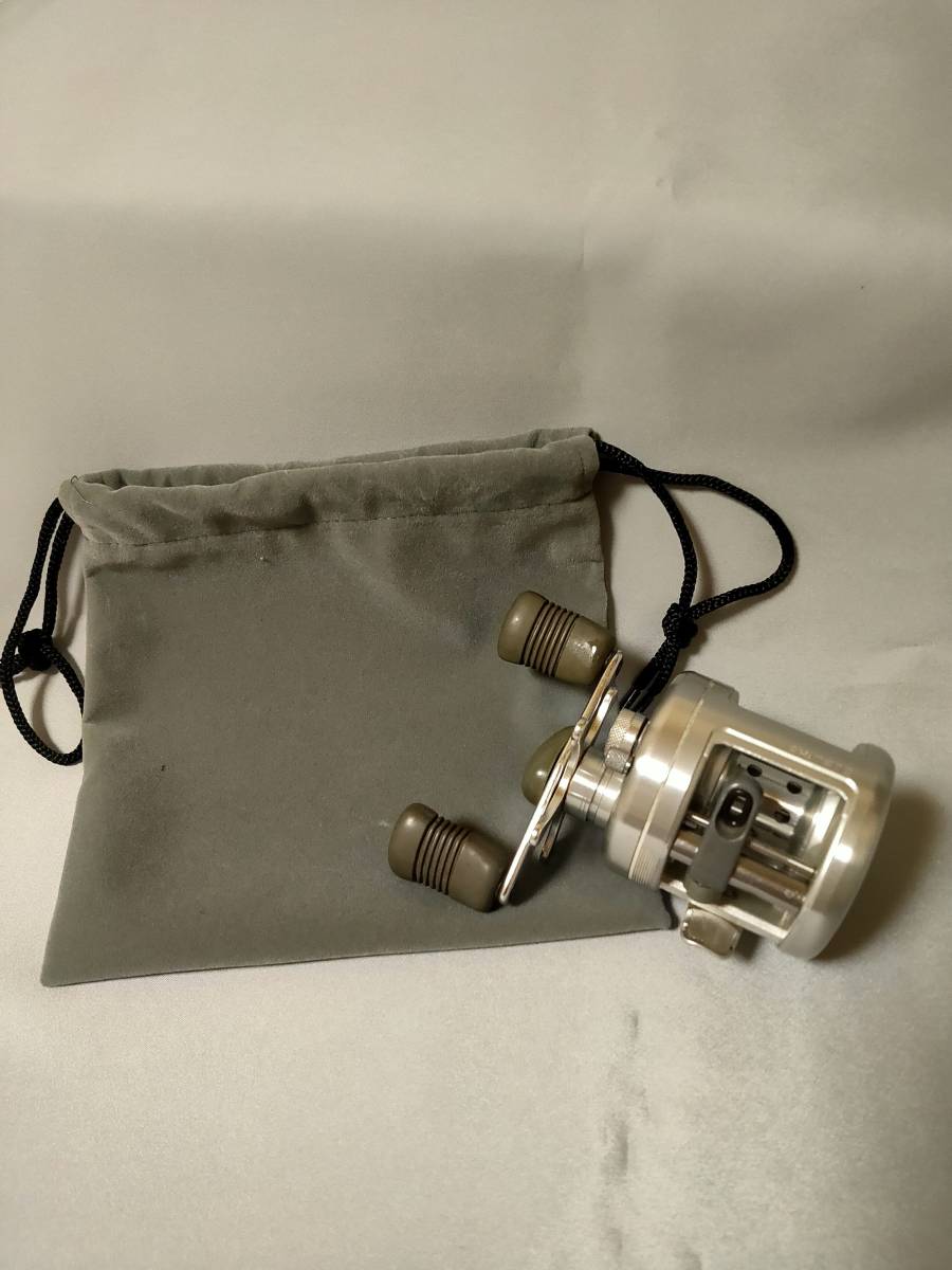 0 シマノ CALCUTTA カルカッタ SHIMANO 公式通販 Shimano シマノ(SHIMANO) 右 ベイトリール 1 - コンクエスト カルカッタ100 価格比較 019578｜アウトドア用品・釣り具