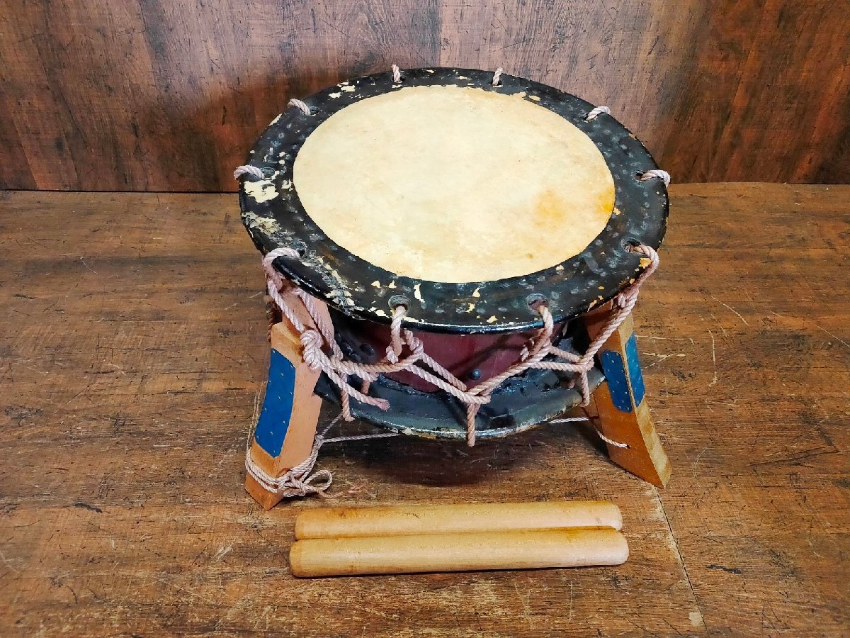 締太鼓 和太鼓 和楽器 打楽器 バチ 脚付き 直径約37cm 高さ約