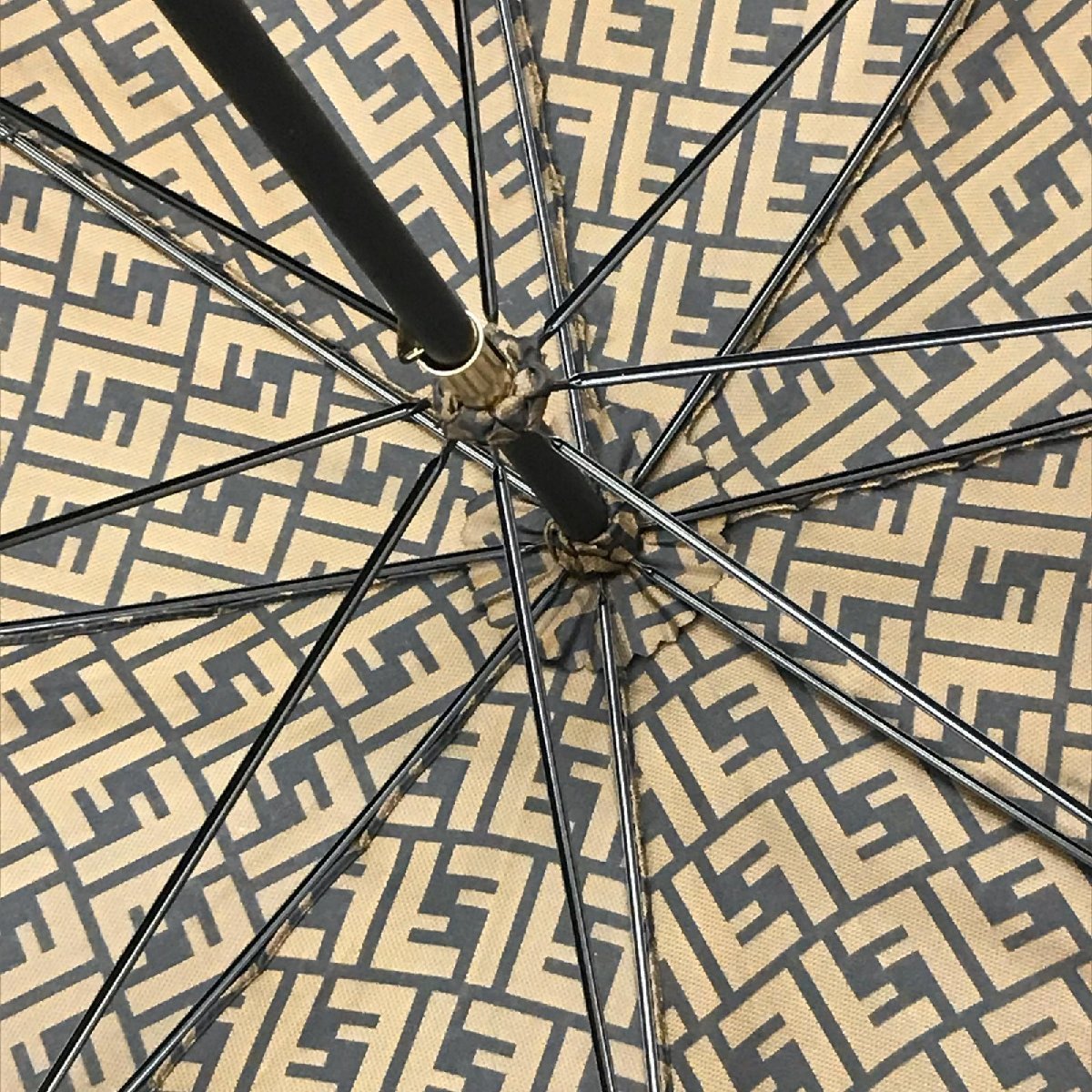 ◇FENDI フェンディ ズッカ柄 長傘 アンブレラ◇ gray /シルバーグレー