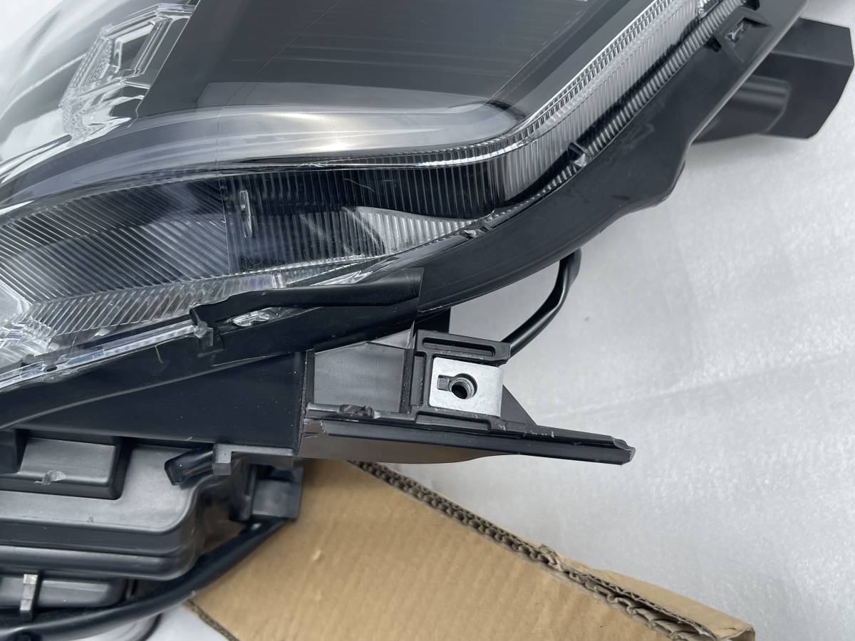 ZRR80 ヴォクシー 左 ヘッドライト LED 【公式通販】