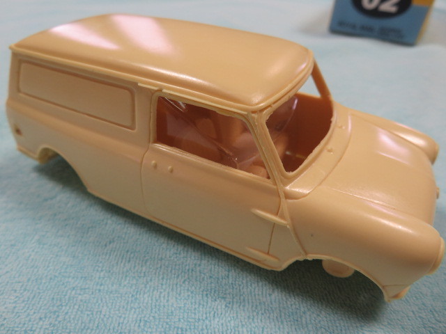 レジンキット 1/24 TVC15 Toys - Royal Mail Morris Mini Van(商用車