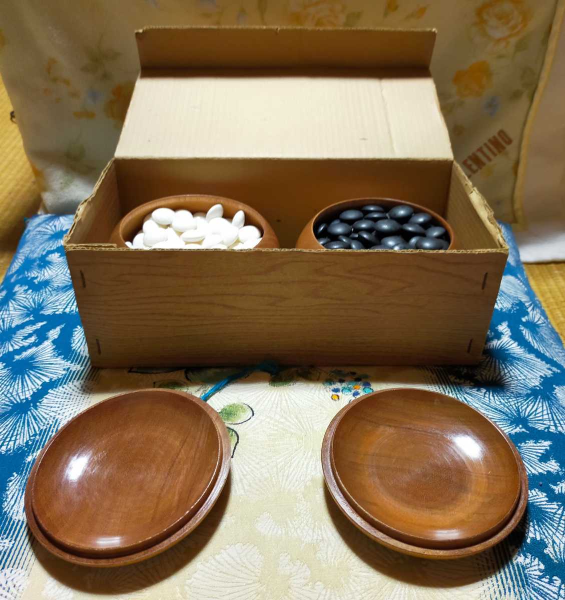 美品!蛤碁石36号欅碁笥セット! 欅 囲碁 | 盤師 30号