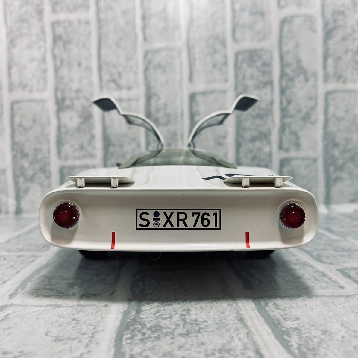 絶版品］1/18サイズ MINICHAMPS '66 ポルシェ906 カレラ6 ロングテール