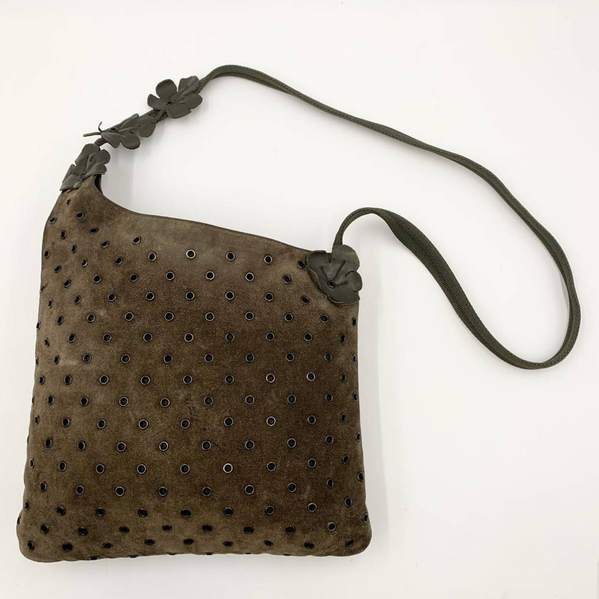 大得価，100%新品 1円 超 PRADA プラダ ショルダーバッグ サコッシュ 葉っぱ スエード レザー パンチング ブラウン カーキ 斜めがけ メンズ レディース(ショルダーバッグ)｜売買されたオークション情報、yahooの かばん、バッグ