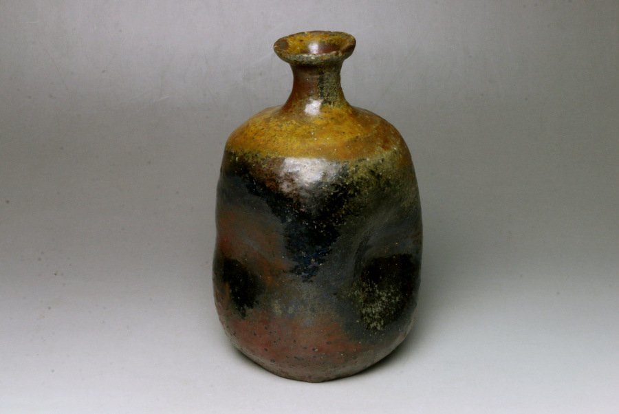 末田　恵［師：安倍安人] 伊部徳利 末田 恵［師：安倍安人] 伊部徳利 安倍安人 備前緋襷徳利 W8.