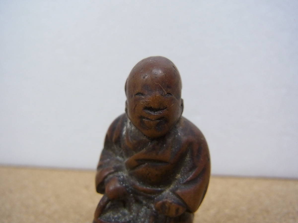 根付☆中国古玩？ 煙草グッズ 木彫？ 格安，最新作 時代木彫 根付の 