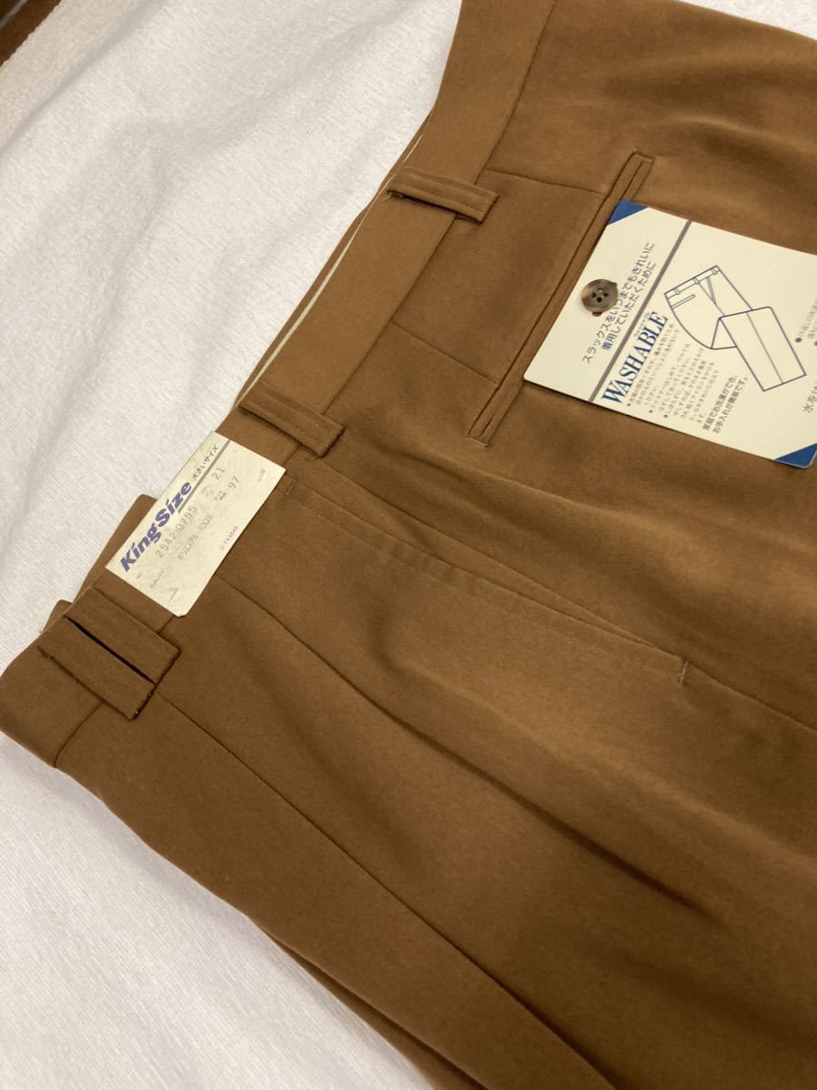 ｛新品｝未使用 カジュアル ゴルフ　スラックス サイズ 97cm 2タック 大きいサイズ　水をはじく撥水加工　WASHABLE ローアンバー色