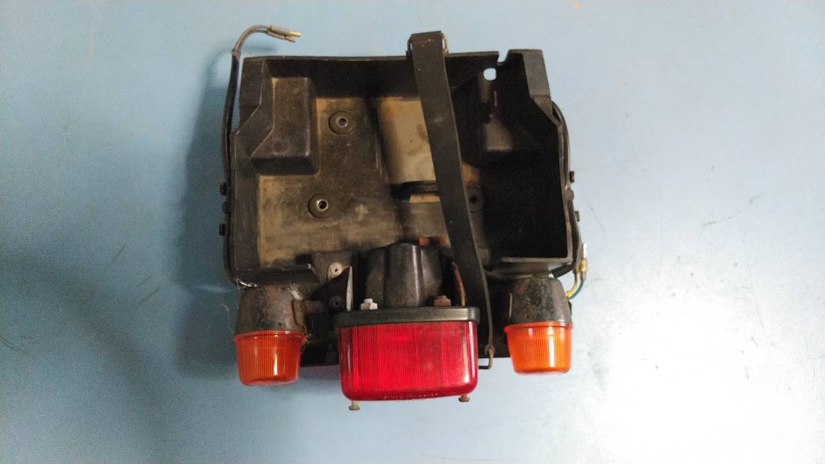限定セール，100%新品 YSR50 2AL 純正テールランプ ウインカー バッテリーケース ツールボックス(テールランプ)｜売買されたオークション情報、yahooの商品情報をアーカイブ公開 - オークファン ヤマハ用