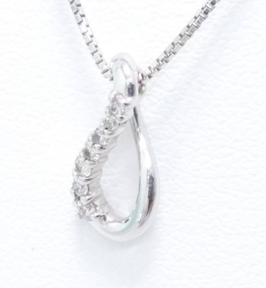 K14ホワイトゴールド カラーストーン ペンダントトップ V字デザイン