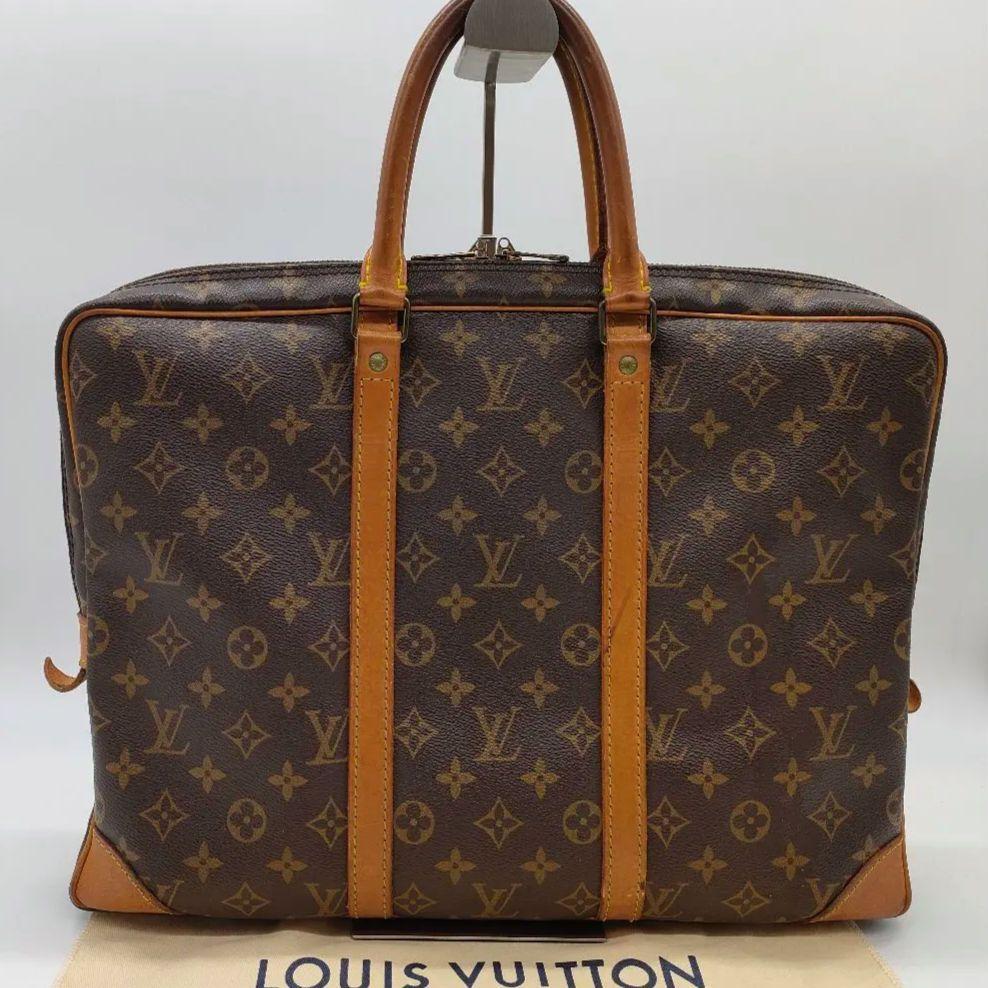【鑑定済】ルイヴィトン LOUIS VUITTON モノグラム ポルトドキュマン ヴォワヤージュ ビジネスバッグ レザー 革 ヌメ革 PVC メンズ 公式サイト VUITTON LOUIS すべてのバッグ ウィメンズ ルイ・ヴィトン新作軽やかで上品な新素材｢ルイ・ヴィトン