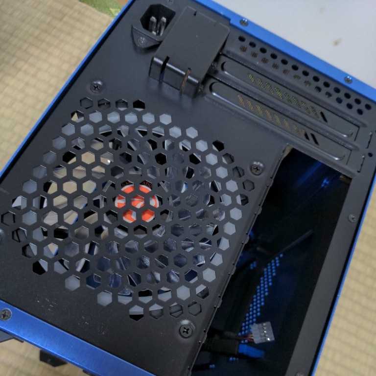 自作パソコン　METIS PLUS 自作パソコン METIS BLUE 自作PCRAIJINTEK「METIS PLUS」とMicro-ATX