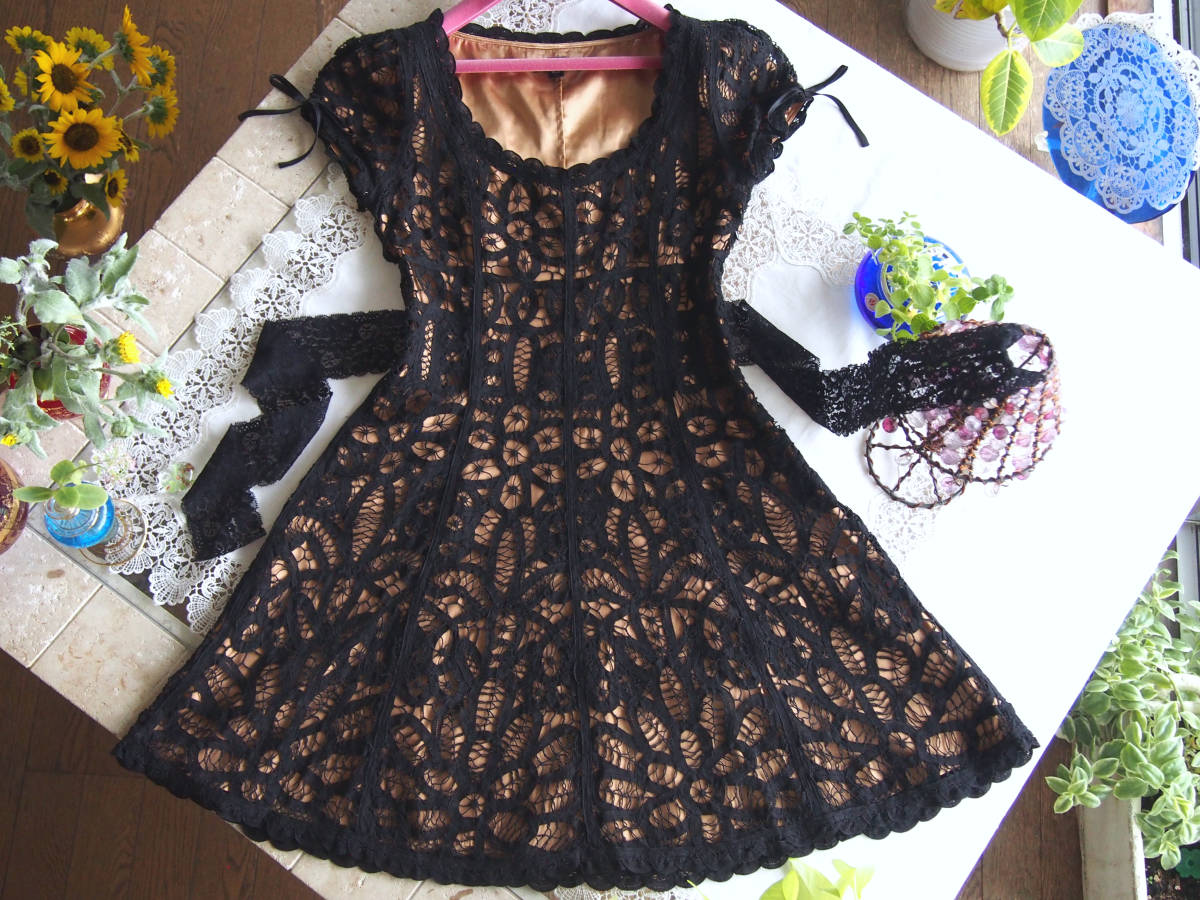 アメリカ製*BETSEY JOHNSON*49000円 総シルクサテンxエキゾティックな 