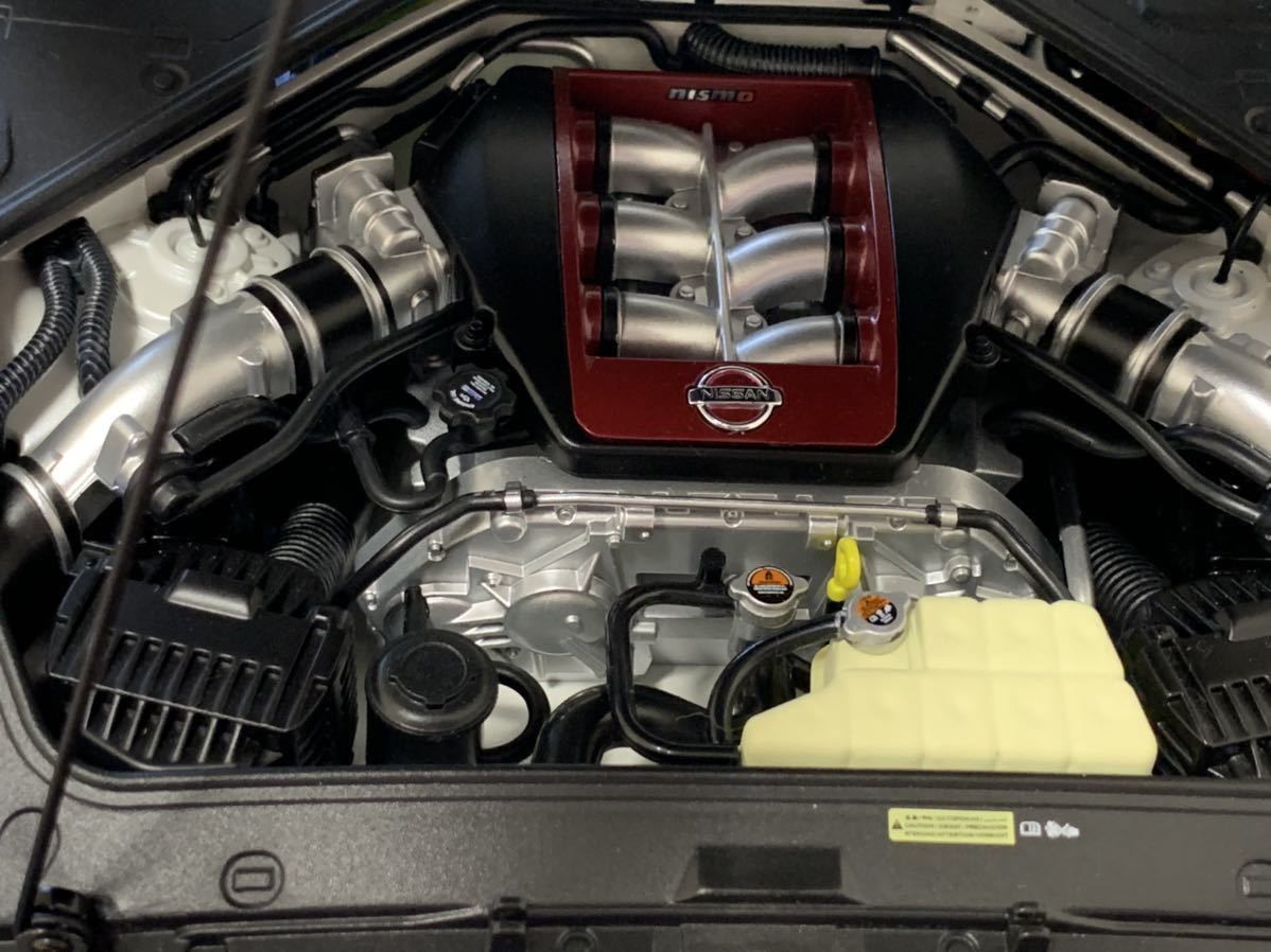 デアゴスティーニ 1/8 週刊 NISSAN GT-R NISMO 完成品 アシェット 京商