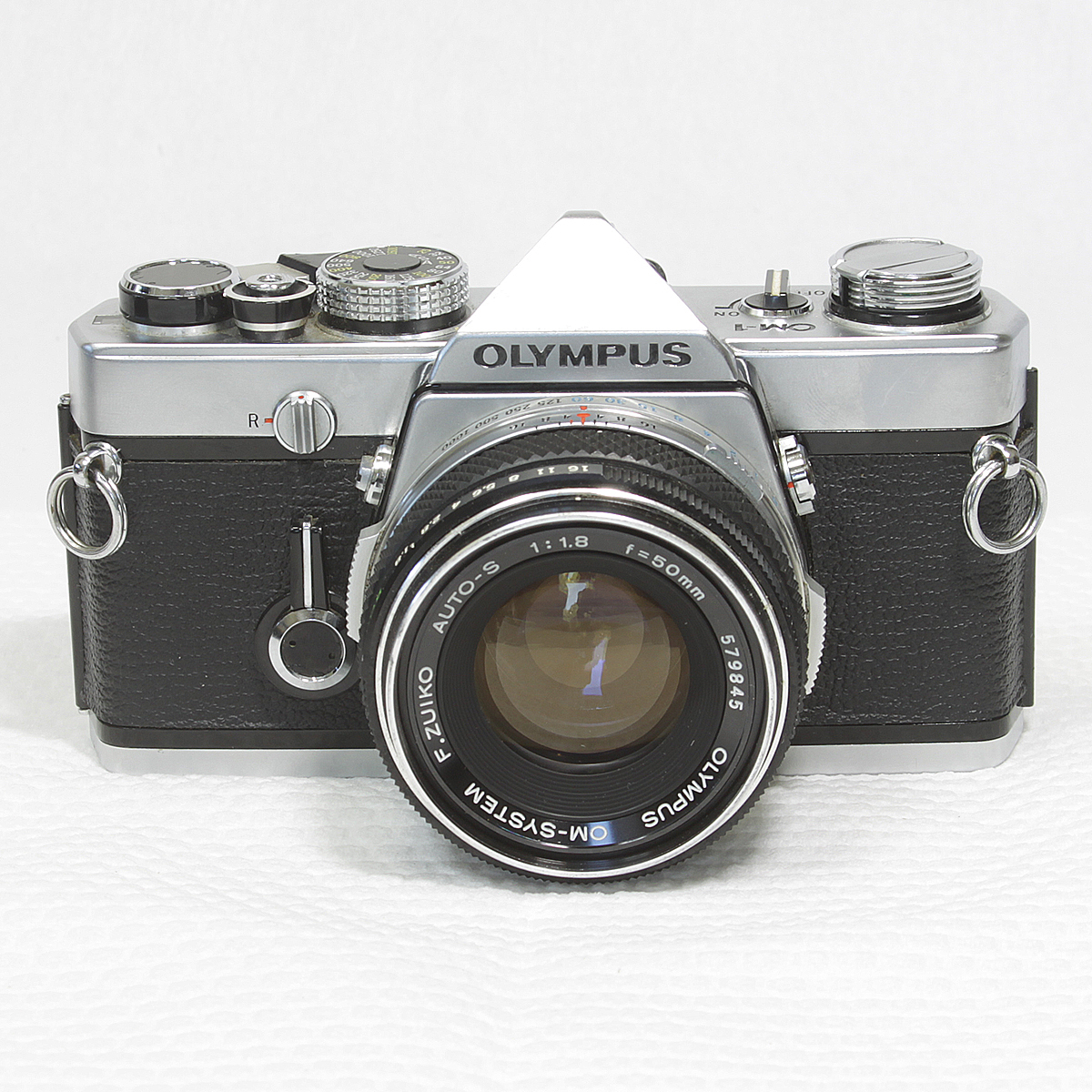 OLYMPUS OM-1 50mm F1.8 105 ☆プリズム腐食なし・露出計稼働☆ 【公式