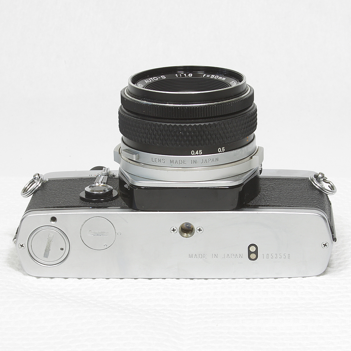 OLYMPUS OM-1 50mm F1.8 105 ☆プリズム腐食なし・露出計稼働☆ 【公式