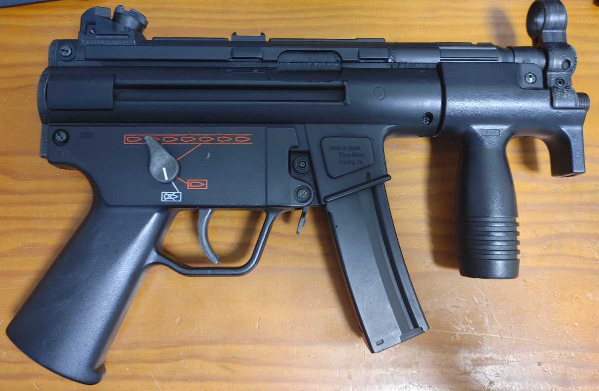 最終値下げ 東京マルイ MP5K 電動ガン 光学サイト付き 今月末までの出品です 最終値下げ 東京マルイ MP5K 電動ガン 光学サイト付き 今月末まで