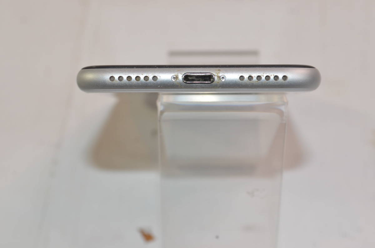 ★美品 動作良好★iphone se 64gb 本体 第2世代 ホワイト★simフリー★アップル apple★ iPhone 64GB SE SE(第2世代)64GB☆ブラック☆利用制限○☆SIMフリー☆バッテリー容量100% (64GB) ブラッ