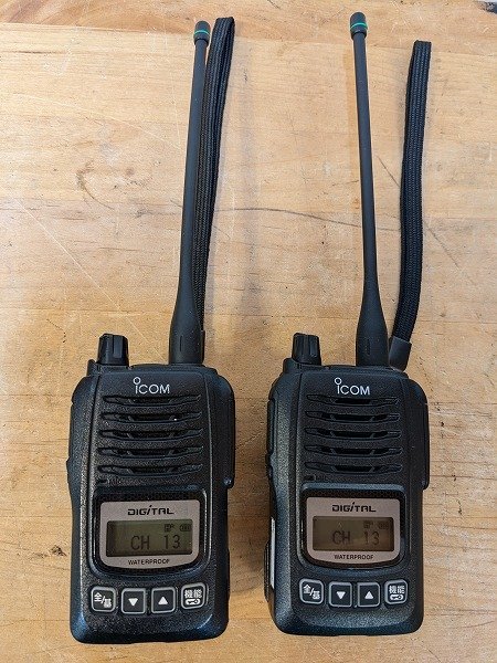 週末セール開催 iCOM アイコム株式会社□携帯型デジタル簡易無線機 2個