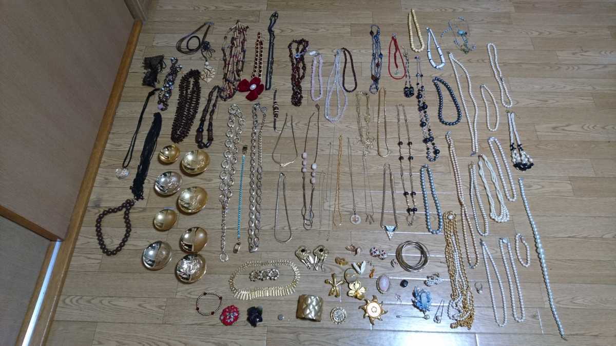 ブローチ ネックレス イミテーション アクセサリー まとめ ゴールド 1