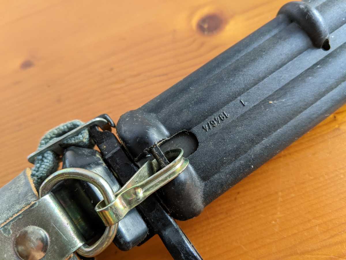 AK銃剣　未使用と思います　バヨネット ロシア ソ連 セレーション　ワイヤーカッターにもなる　東ドイツ軍か中国軍かも？　AKM