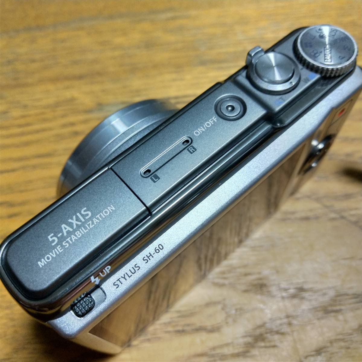 美品】☆OLYMPUS STYLUS デジタルカメラ SH-60 シルバー 手ぶれ補正 