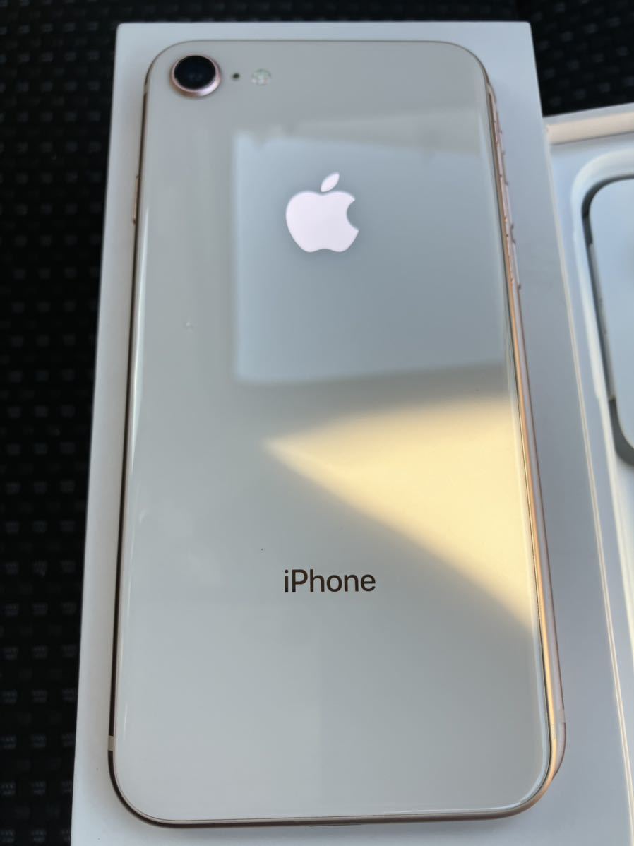 SIMフリー 64GB iPhone8 香港版SIMフリーiPhone8 美品Apple SIMロック 