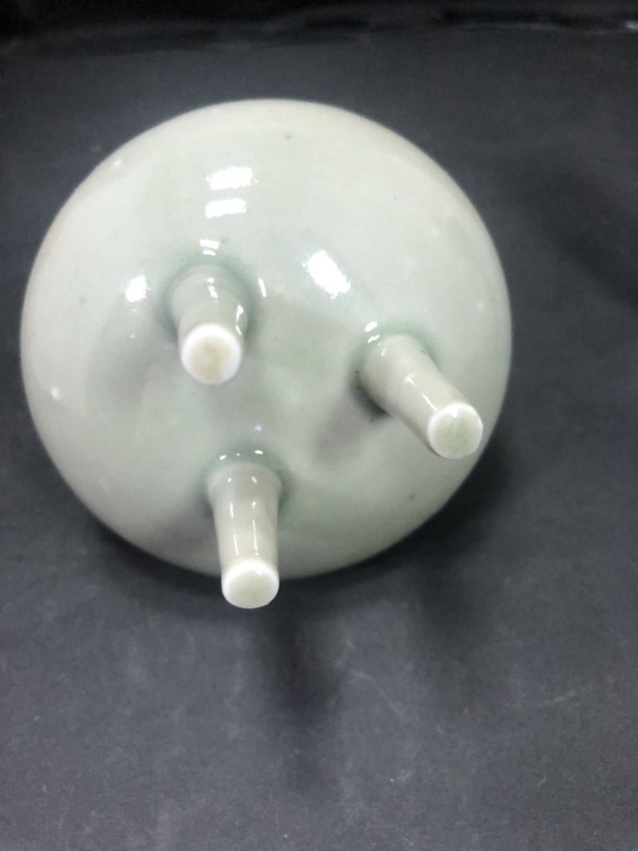 V2127 中国陶器 青磁瓜形耳付三つ足香炉 径約14.5cm×高さ約10.5cm 香爐