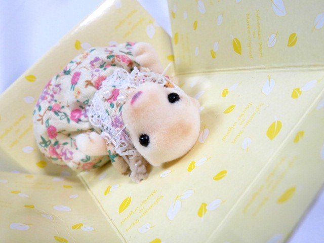 □未使用 2箱 オコジョ シルバニア森のマーケット 女の子・ふたごの 