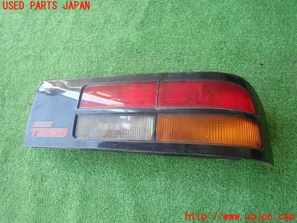 1UPJ-91201530]サバンナ RX-7(FC3S)右テールランプ 中古