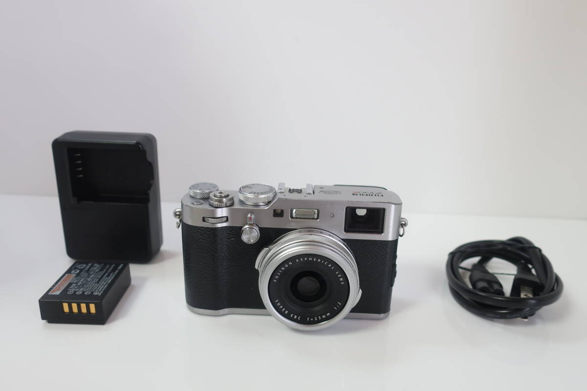 ☆ジャンク☆ FUJIFILM フジフィルム X100F 充電器付 #1806 X100F