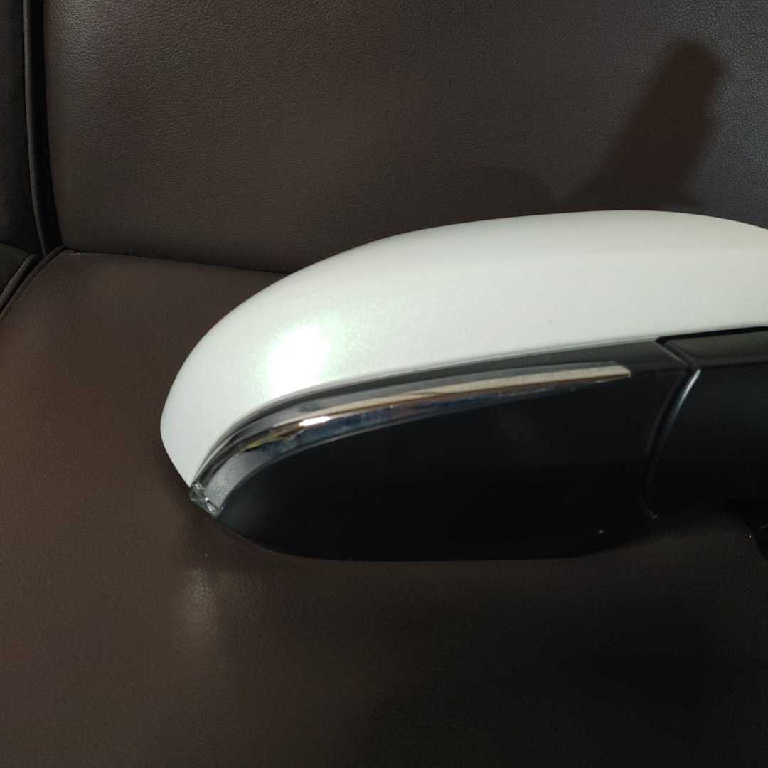 C-HR トヨタ CH-R TOYOTA ドアミラー ウインカー レンズ AVEST Vertical 板金(鈑金)塗装 ドアミラー交換 車検 整備 福岡市 修理 流れるウインカー