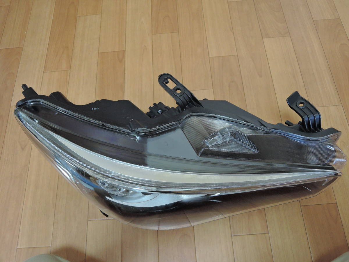 スカイライン V37 右ヘッドライトLED AFS無し KOITO 100-23616 H 日産