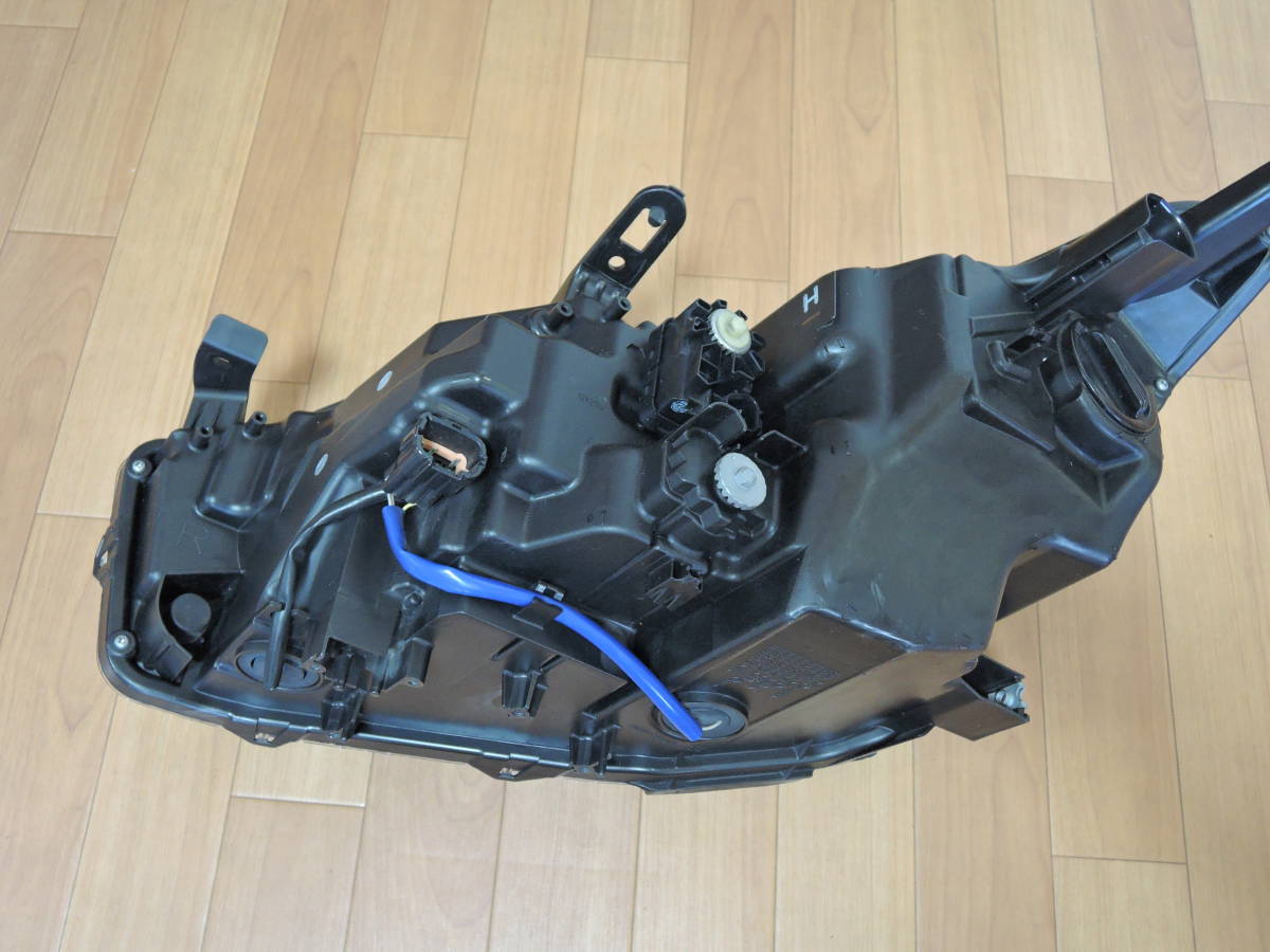 スカイライン V37 右ヘッドライトLED AFS無し KOITO 100-23616 H 日産