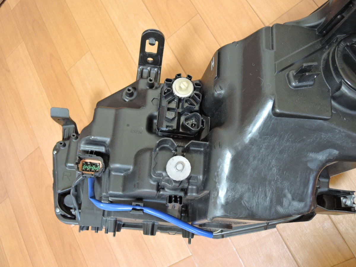 スカイライン V37 右ヘッドライトLED AFS無し KOITO 100-23616 H 日産