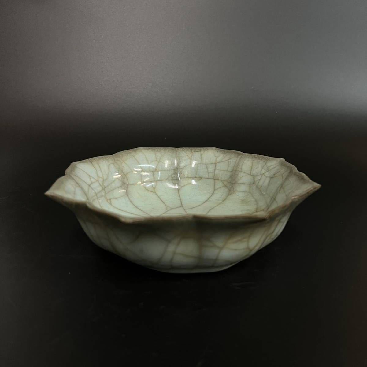 中国陶磁器 南宋官窯 水仙盆 青釉 貫入 六角 筆洗 宋元時代 幅約11.1cm