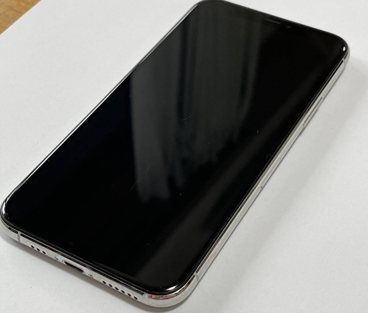 ◇iPhone 11 Pro 256GB SIMフリー シルバー 中古美品 MWC2J/A iOS16.0 白