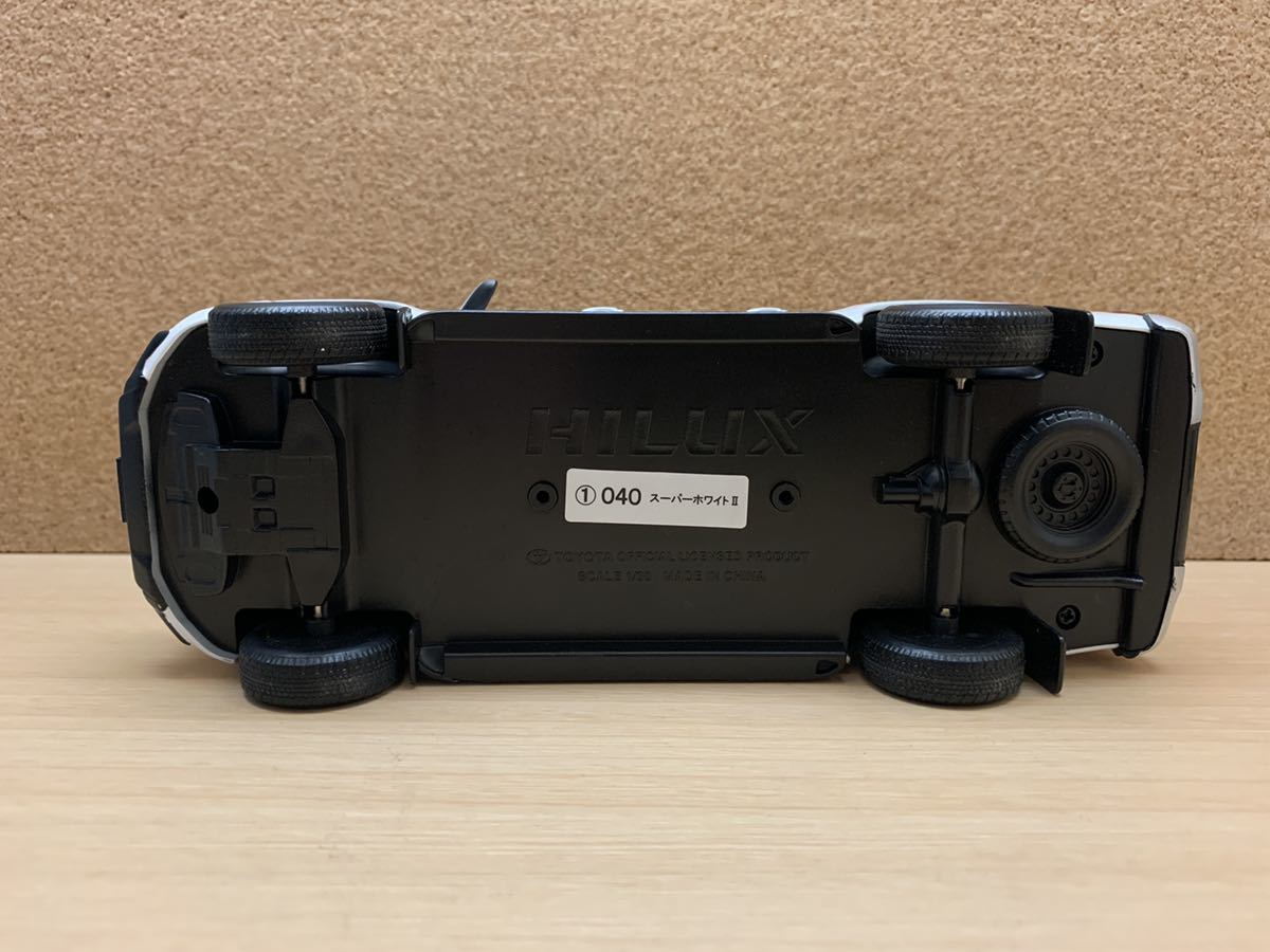 トヨタ 1⁄30 ハイラックス ミニカー HILUX カラーサンプル 非売品