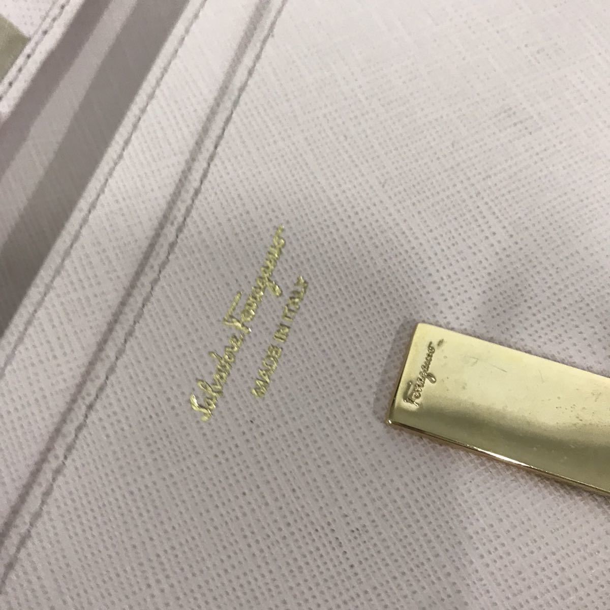 Salvatore Ferragamo サルヴァトーレ フェラガモ ガンチーニ レザー 長 